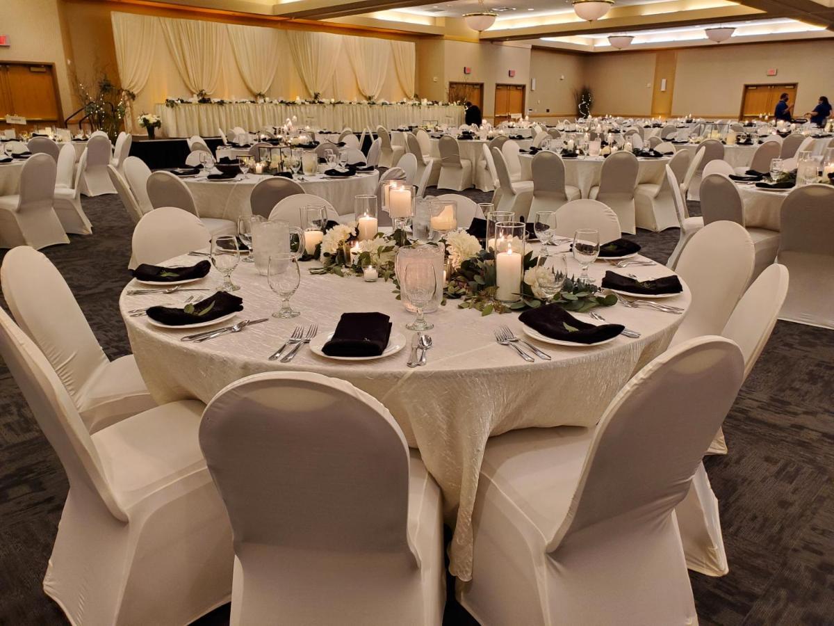 Crossroads Hotel And Huron Event Center Dış mekan fotoğraf