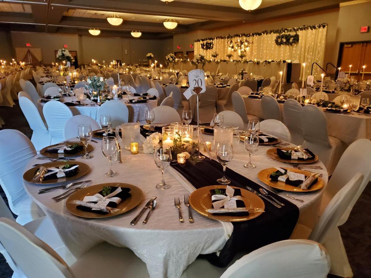 Crossroads Hotel And Huron Event Center Dış mekan fotoğraf
